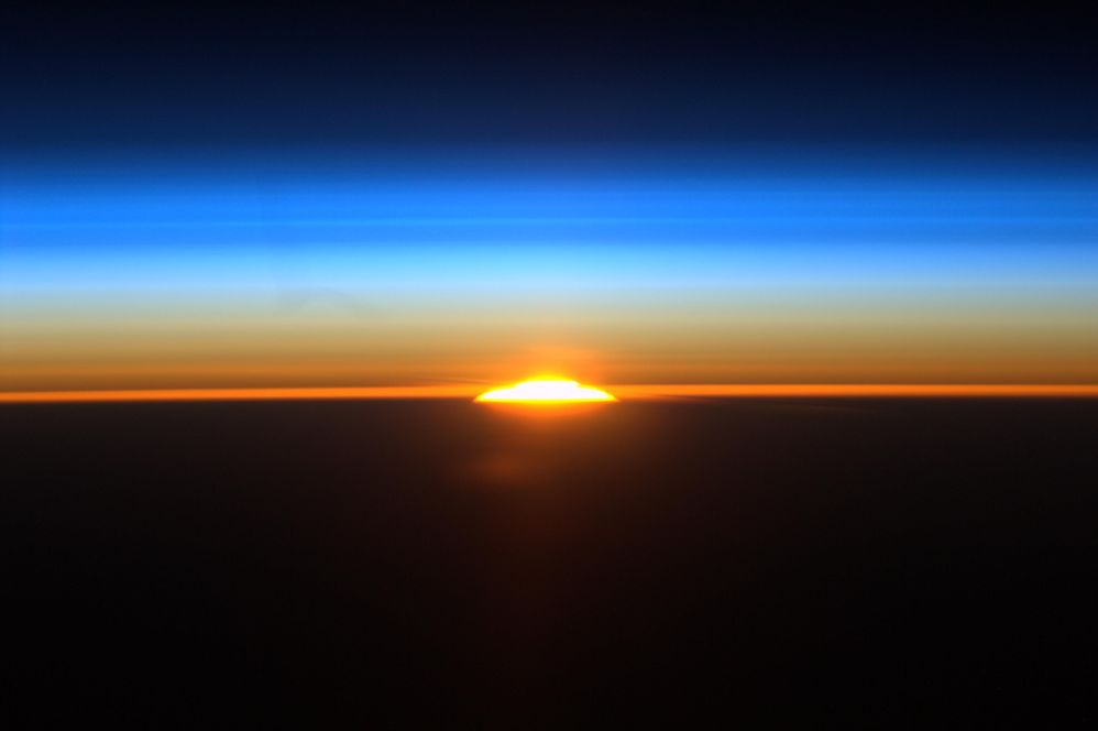 582752main_sunrise_from_iss-full_full.jpg